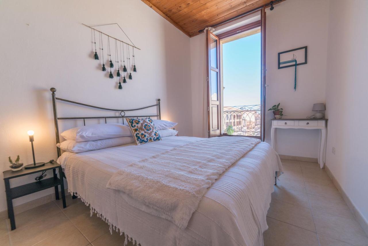Yenne Rooms Wifi-Ac Cagliari Esterno foto