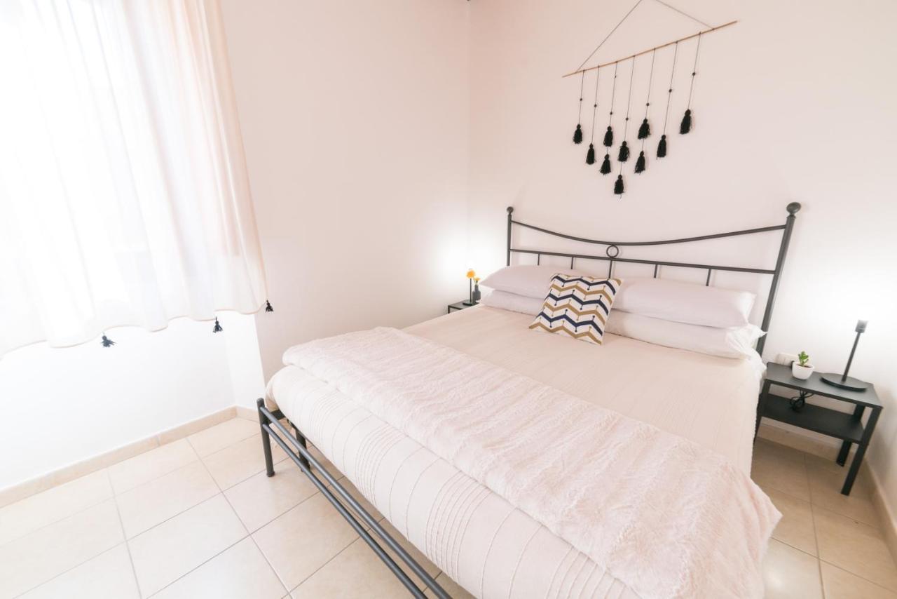 Yenne Rooms Wifi-Ac Cagliari Esterno foto