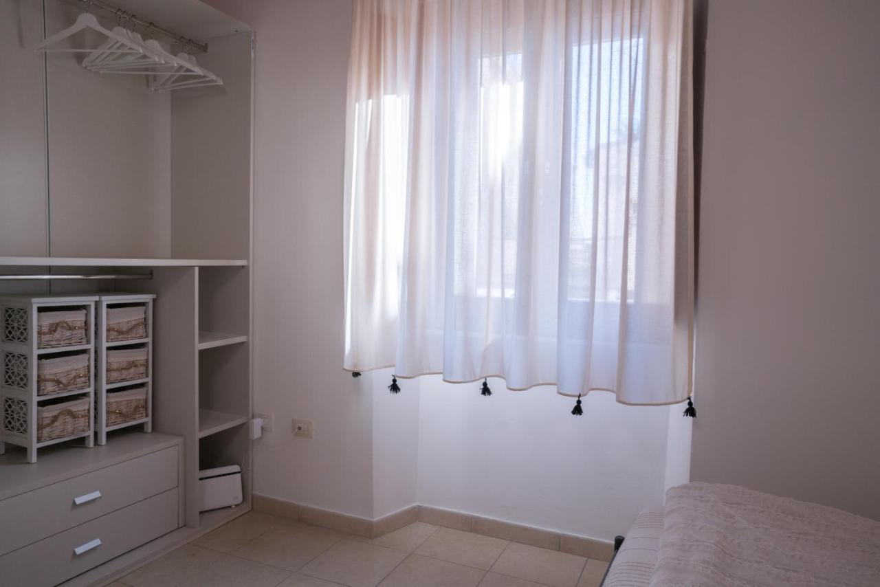 Yenne Rooms Wifi-Ac Cagliari Esterno foto