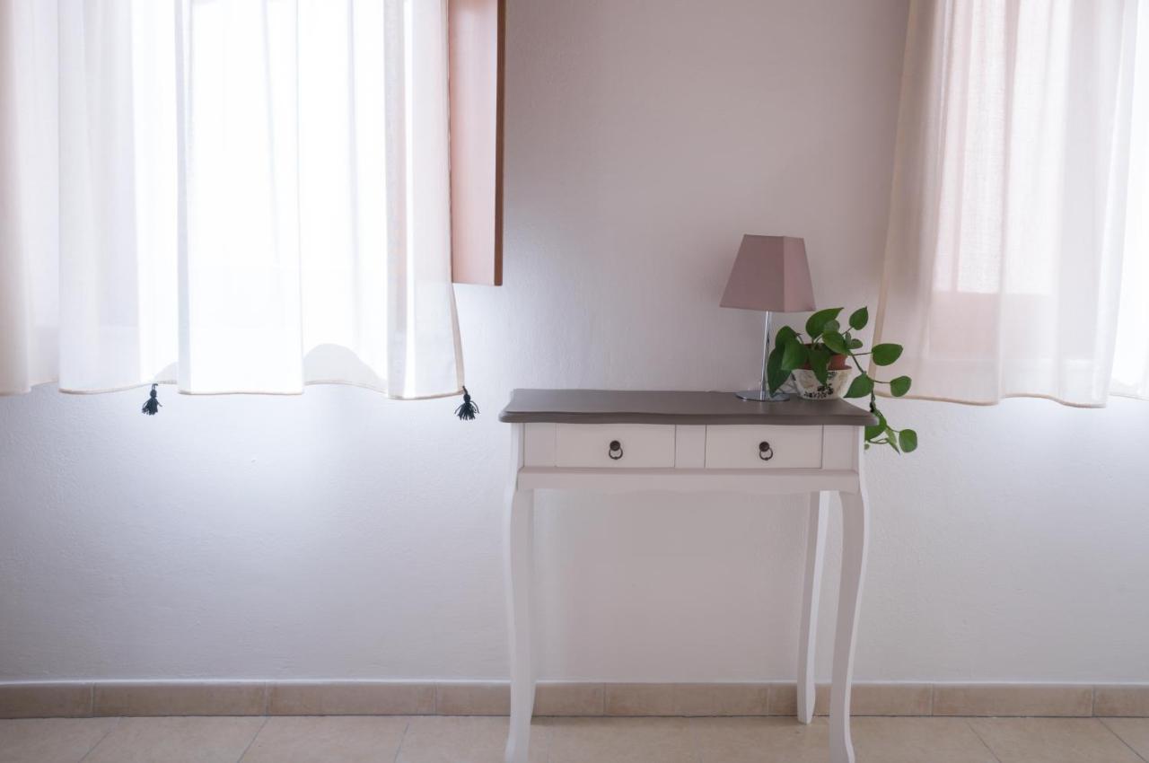 Yenne Rooms Wifi-Ac Cagliari Esterno foto