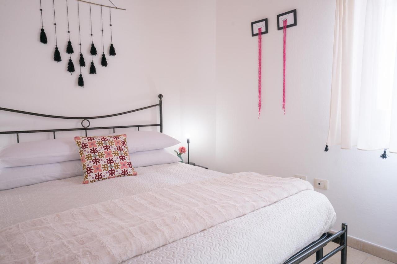 Yenne Rooms Wifi-Ac Cagliari Esterno foto