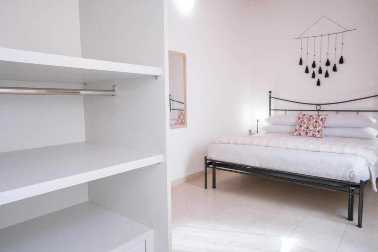 Yenne Rooms Wifi-Ac Cagliari Esterno foto
