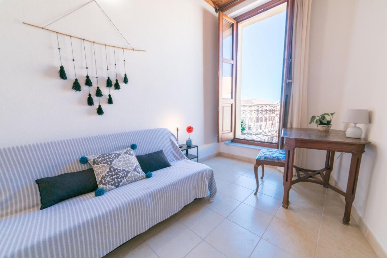 Yenne Rooms Wifi-Ac Cagliari Esterno foto