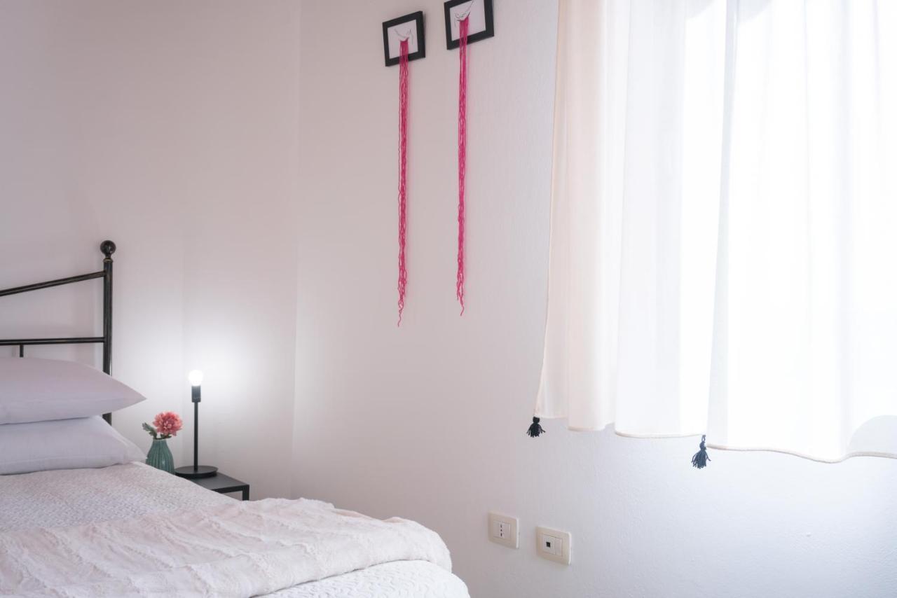 Yenne Rooms Wifi-Ac Cagliari Esterno foto