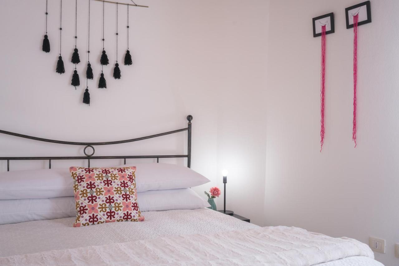 Yenne Rooms Wifi-Ac Cagliari Esterno foto