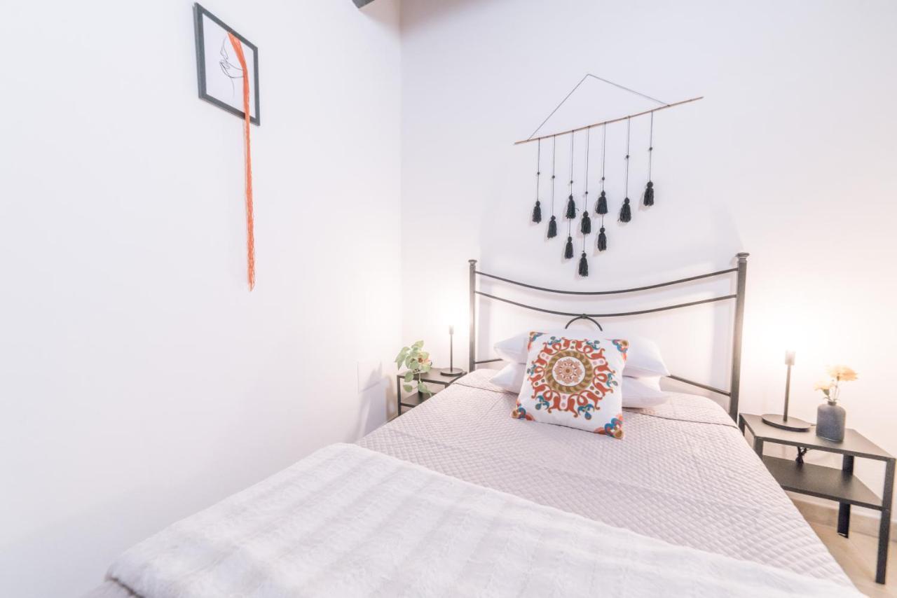 Yenne Rooms Wifi-Ac Cagliari Esterno foto